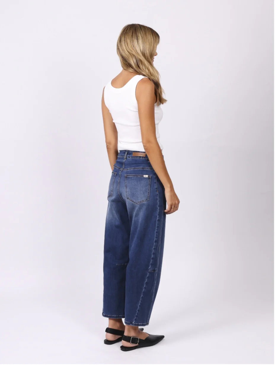 Toni Barrel Jean Blue.