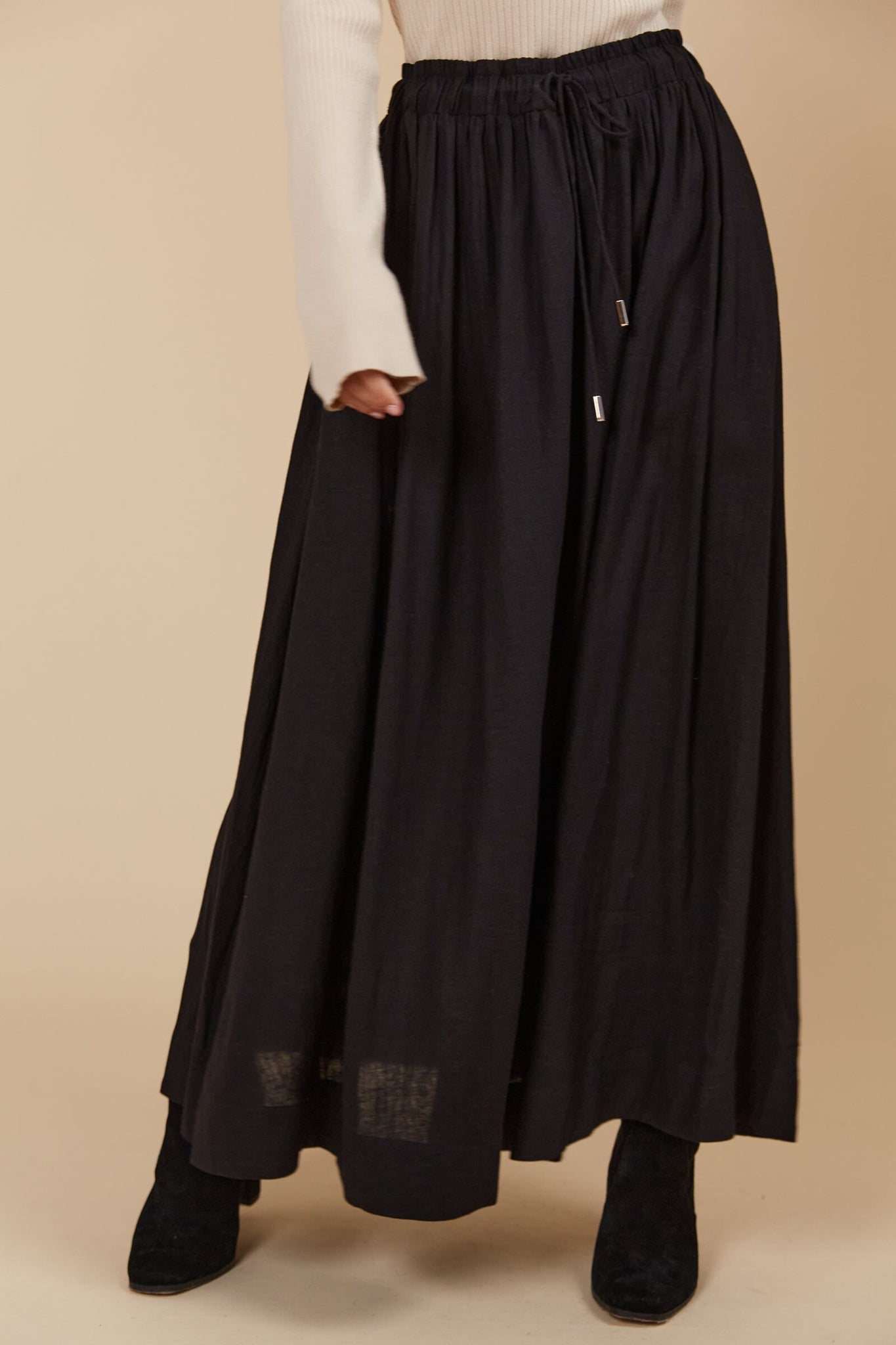 Venus Skirt - Onyx