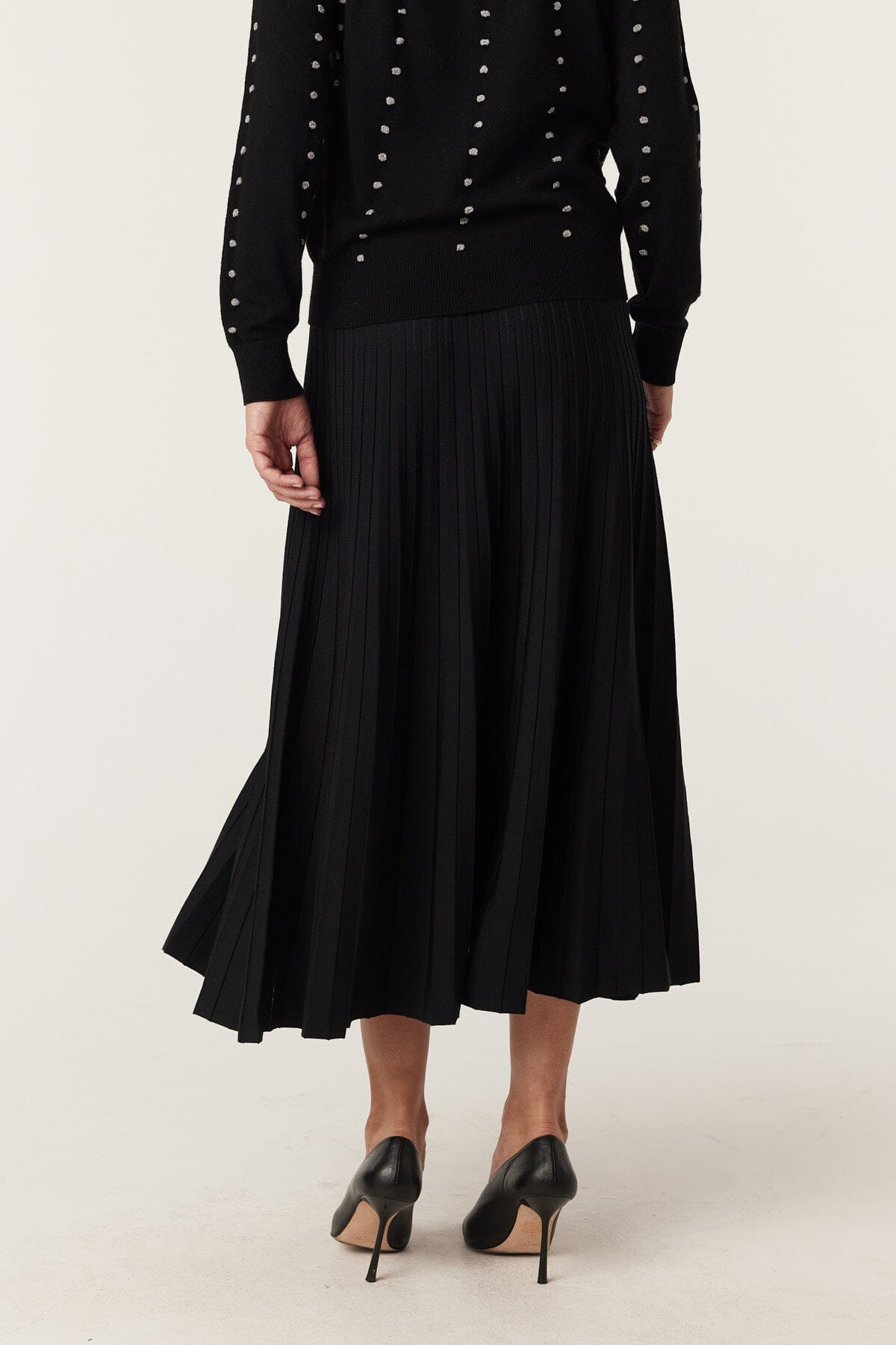 Crepe Pleat Skirt - Black