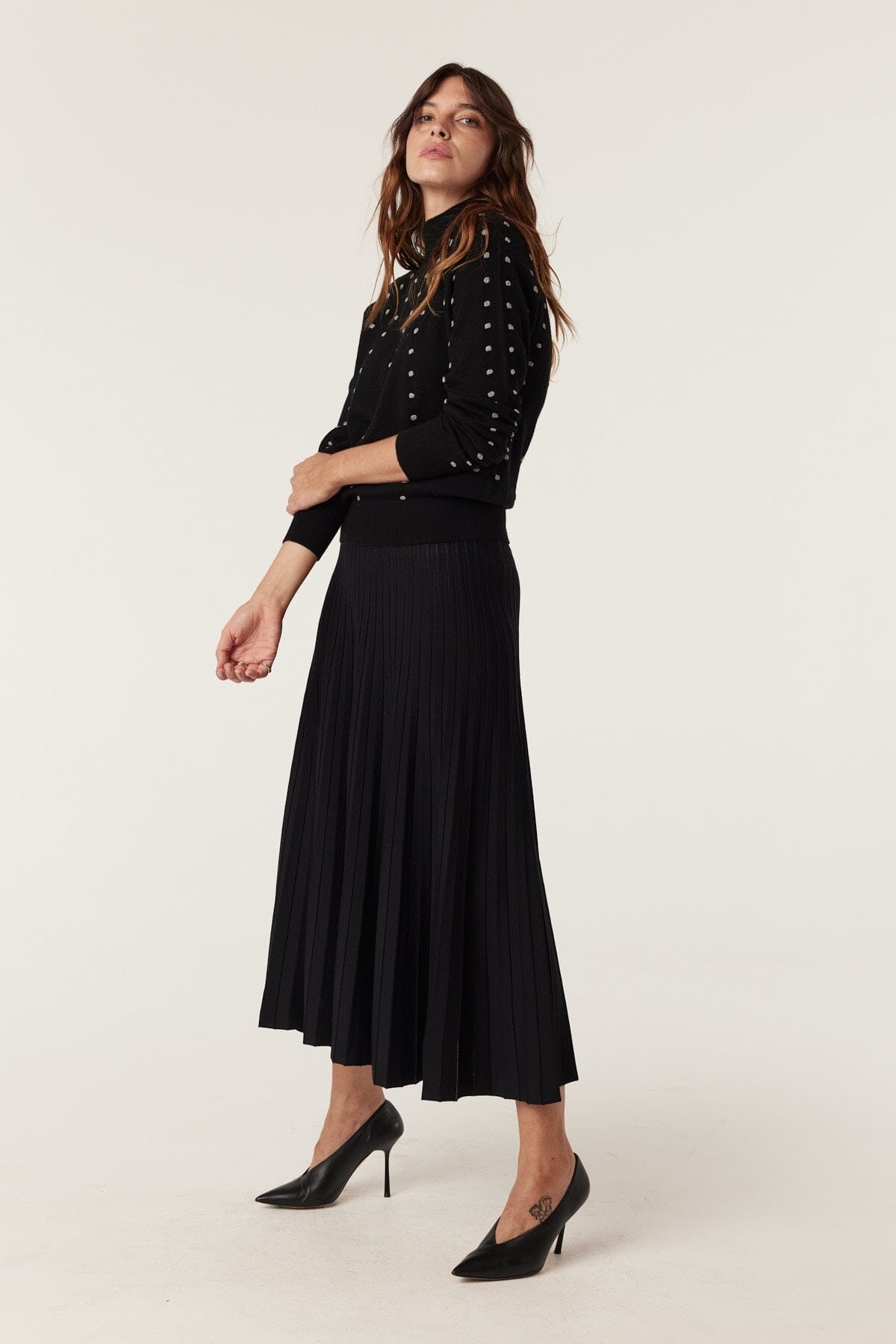 Crepe Pleat Skirt - Black