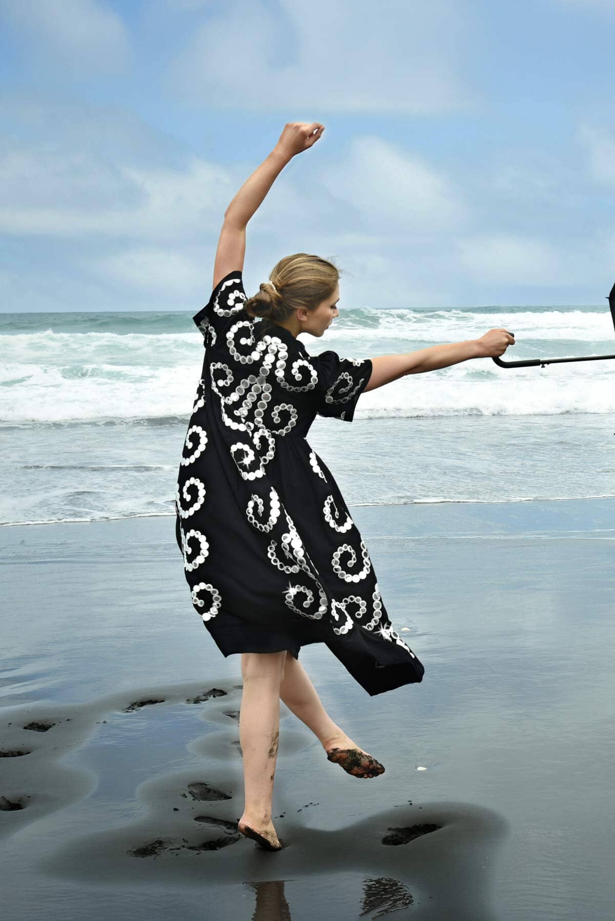 Round + Round Dress Black