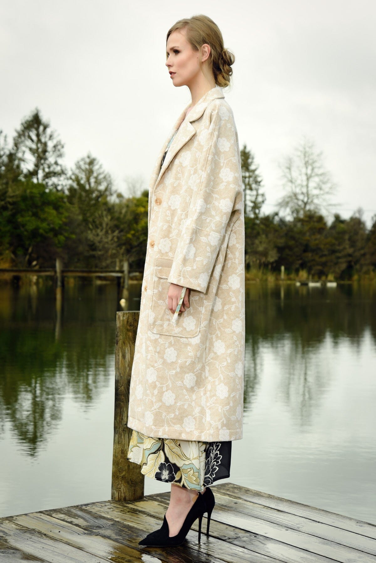 BY THE COAT VANILLA