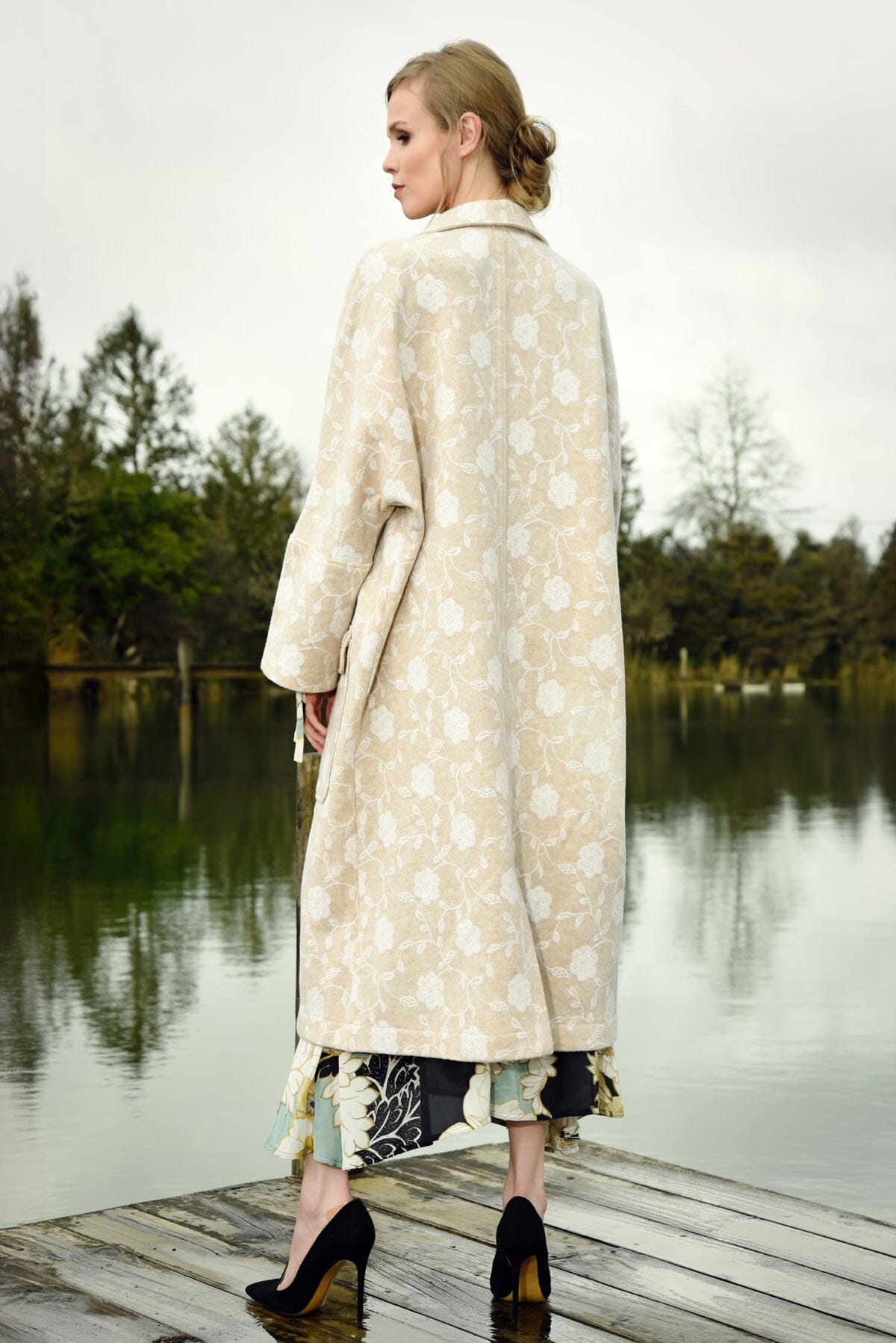 BY THE COAT VANILLA