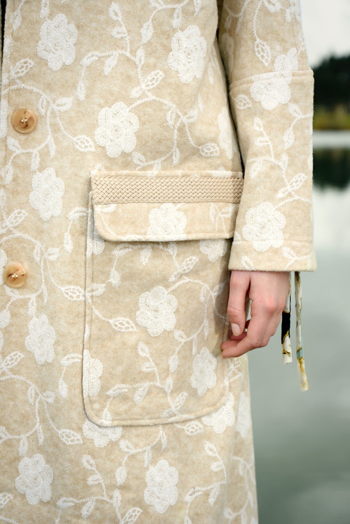 BY THE COAT VANILLA