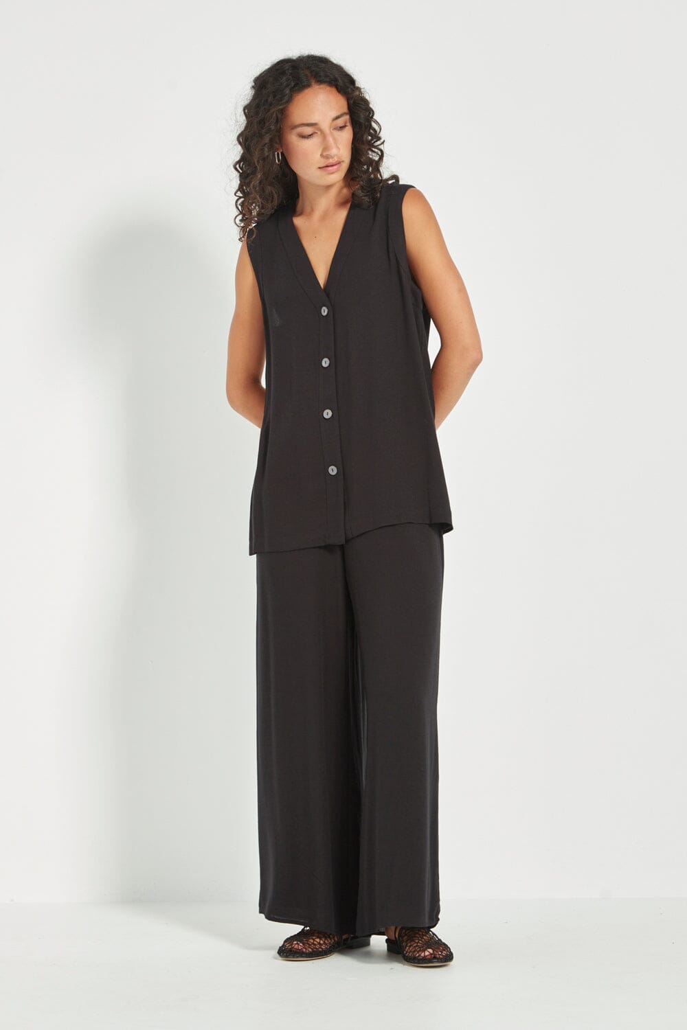 CAYMAN VEST - BLACK