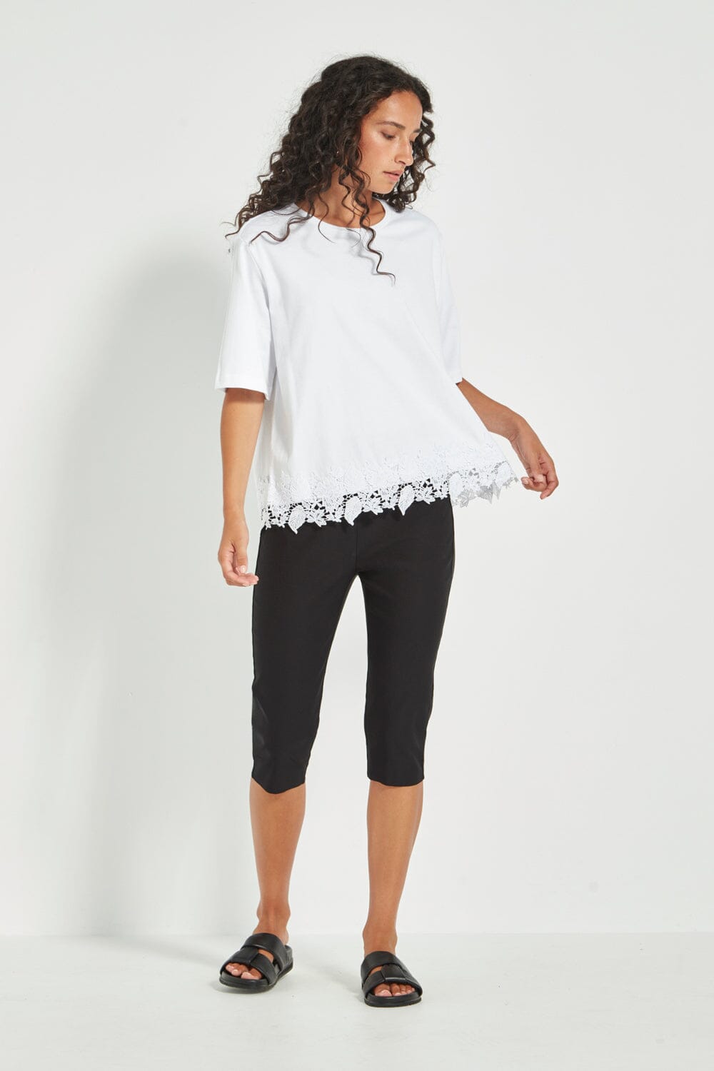 FOXY CAPRI PANT - BLACK