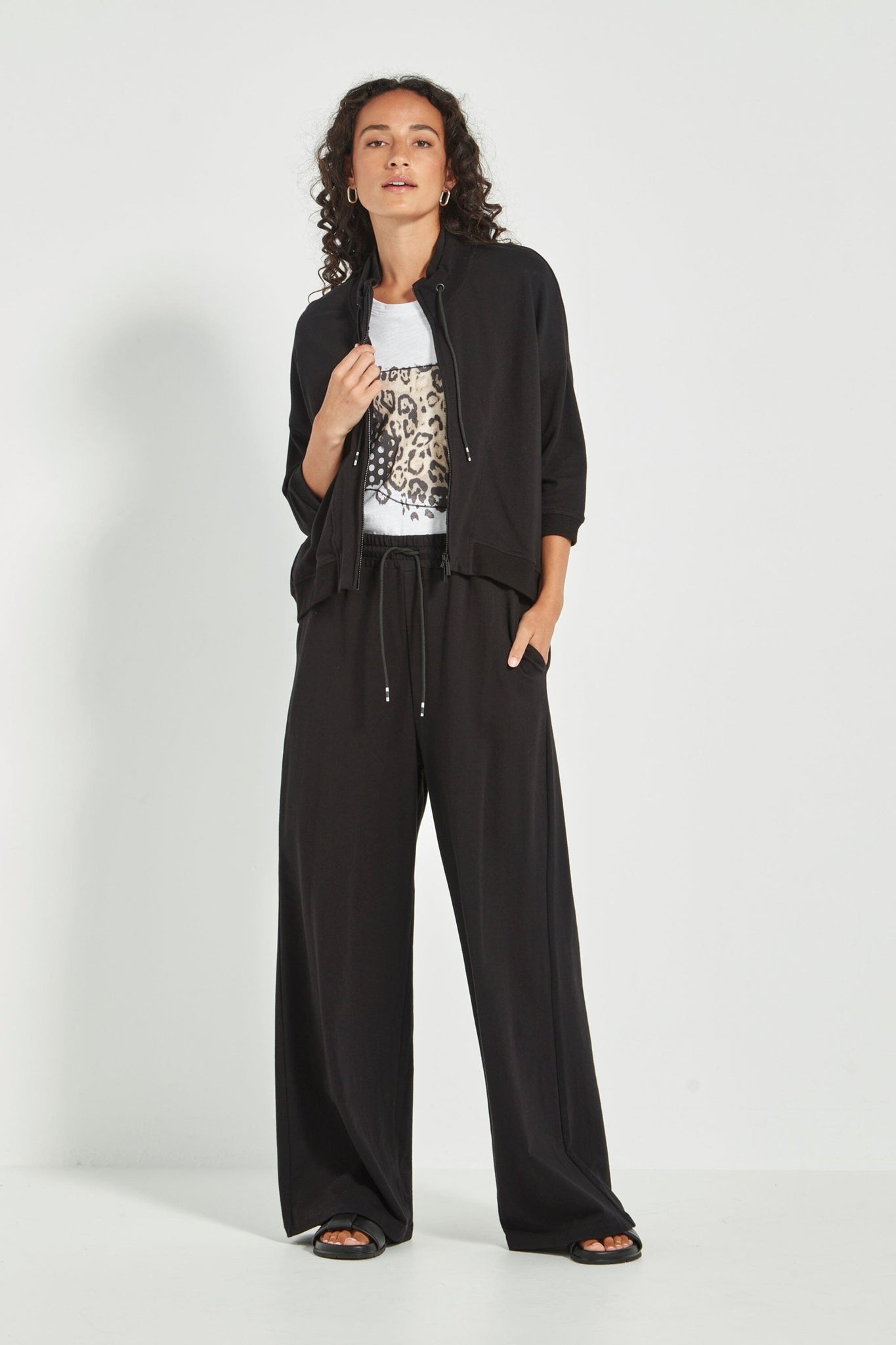 DOWNTOWN JACKET - BLACK