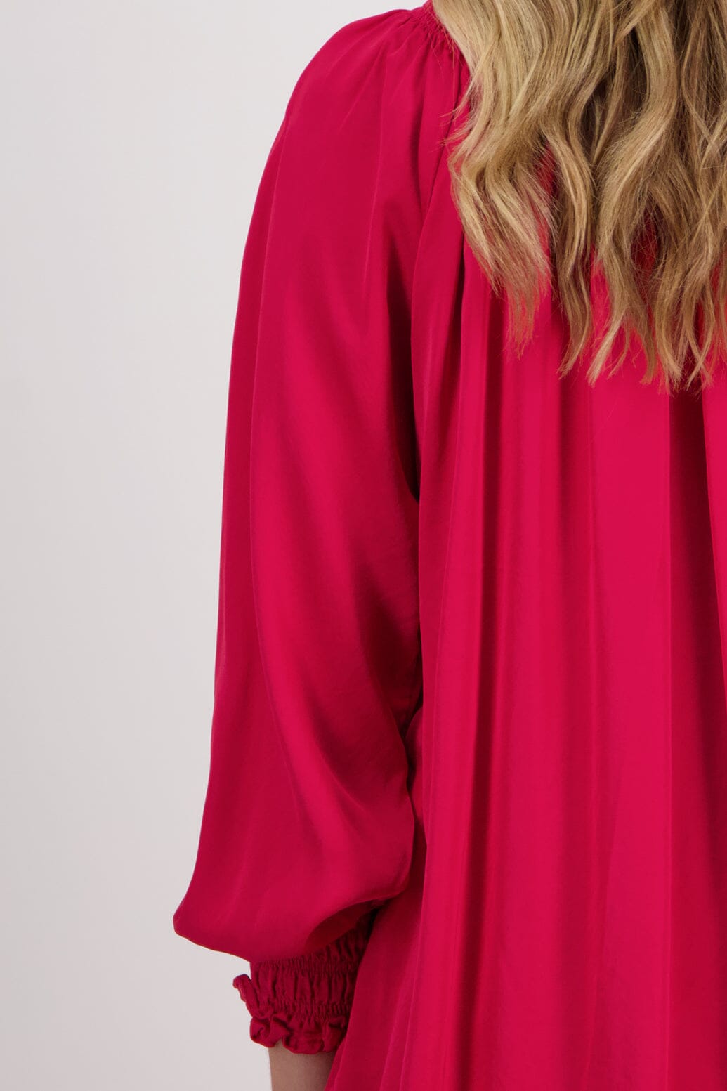 Hollis Top Red