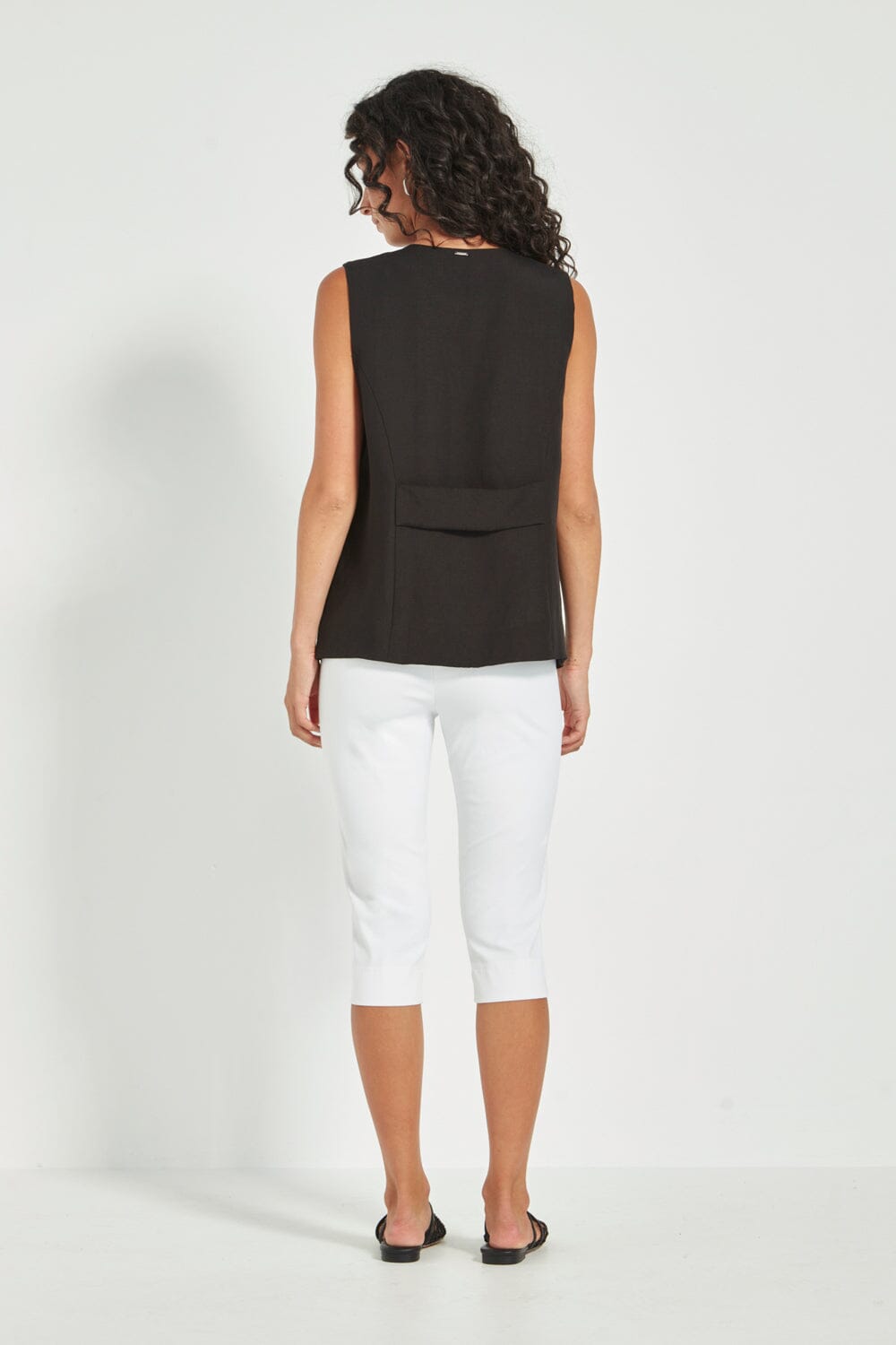 FOXY CAPRI PANT - WHITE