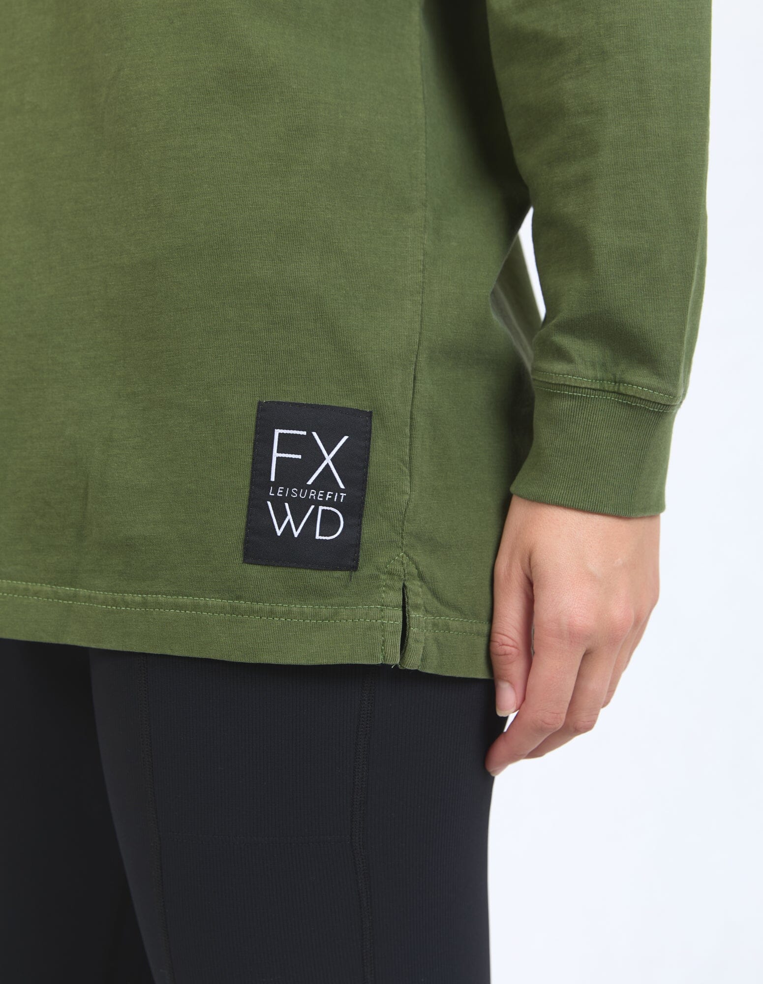 AUTHENTIC L/S TEE OLIVE