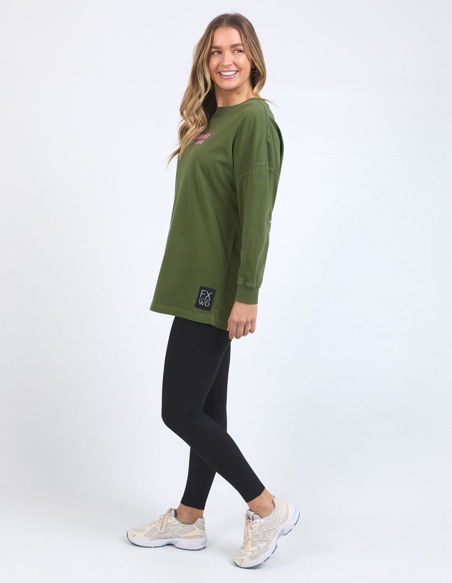 AUTHENTIC L/S TEE OLIVE