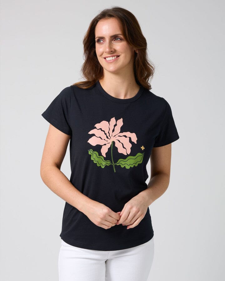 Classic Tee Blushing Blooms Navy