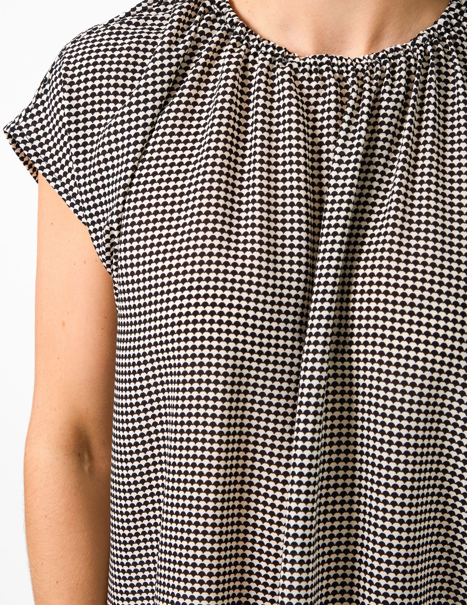 Clio Blouse Fish Scale