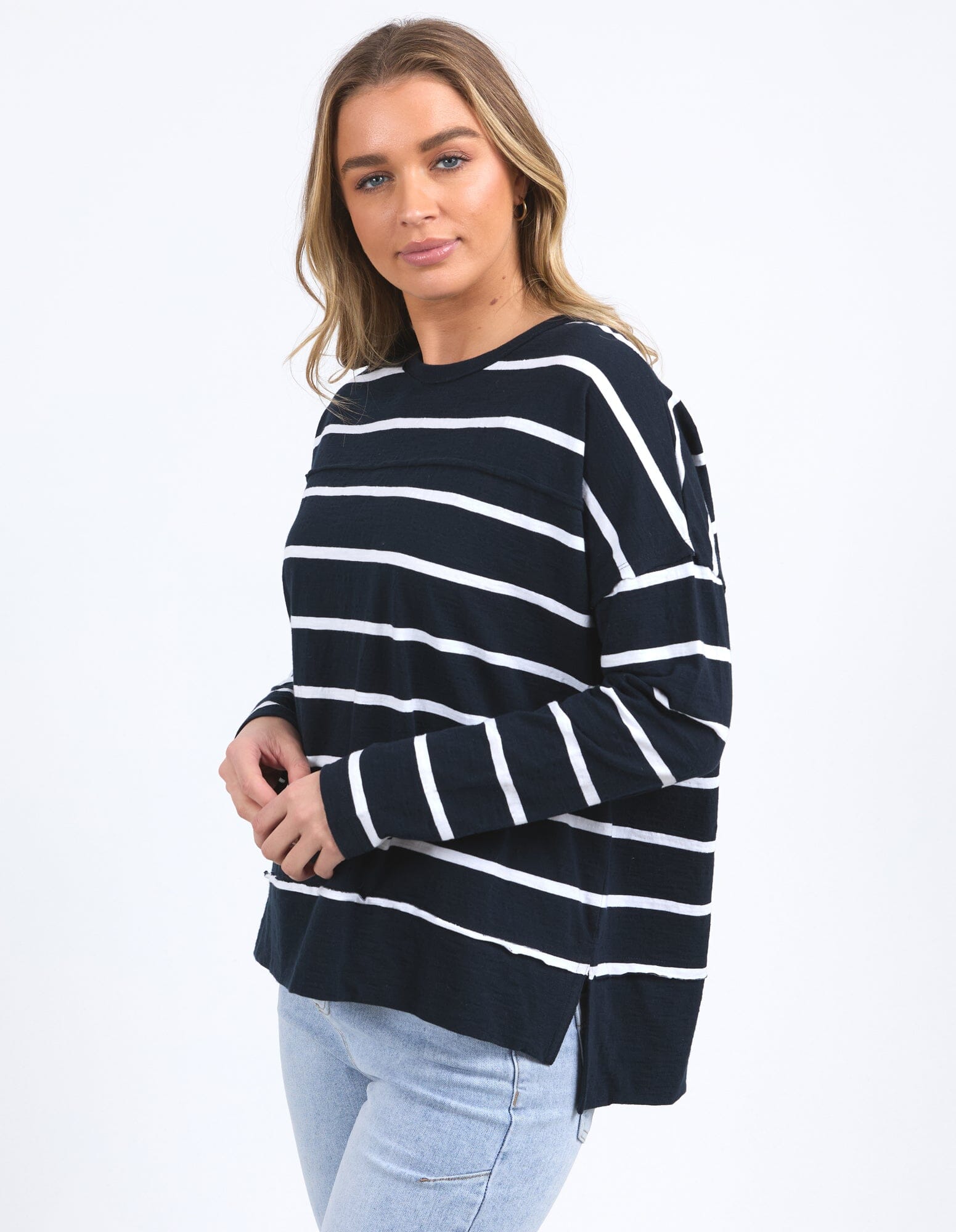 JAYNE STRIPE THROW ON TOP NAVY / WHITE STRIPE.