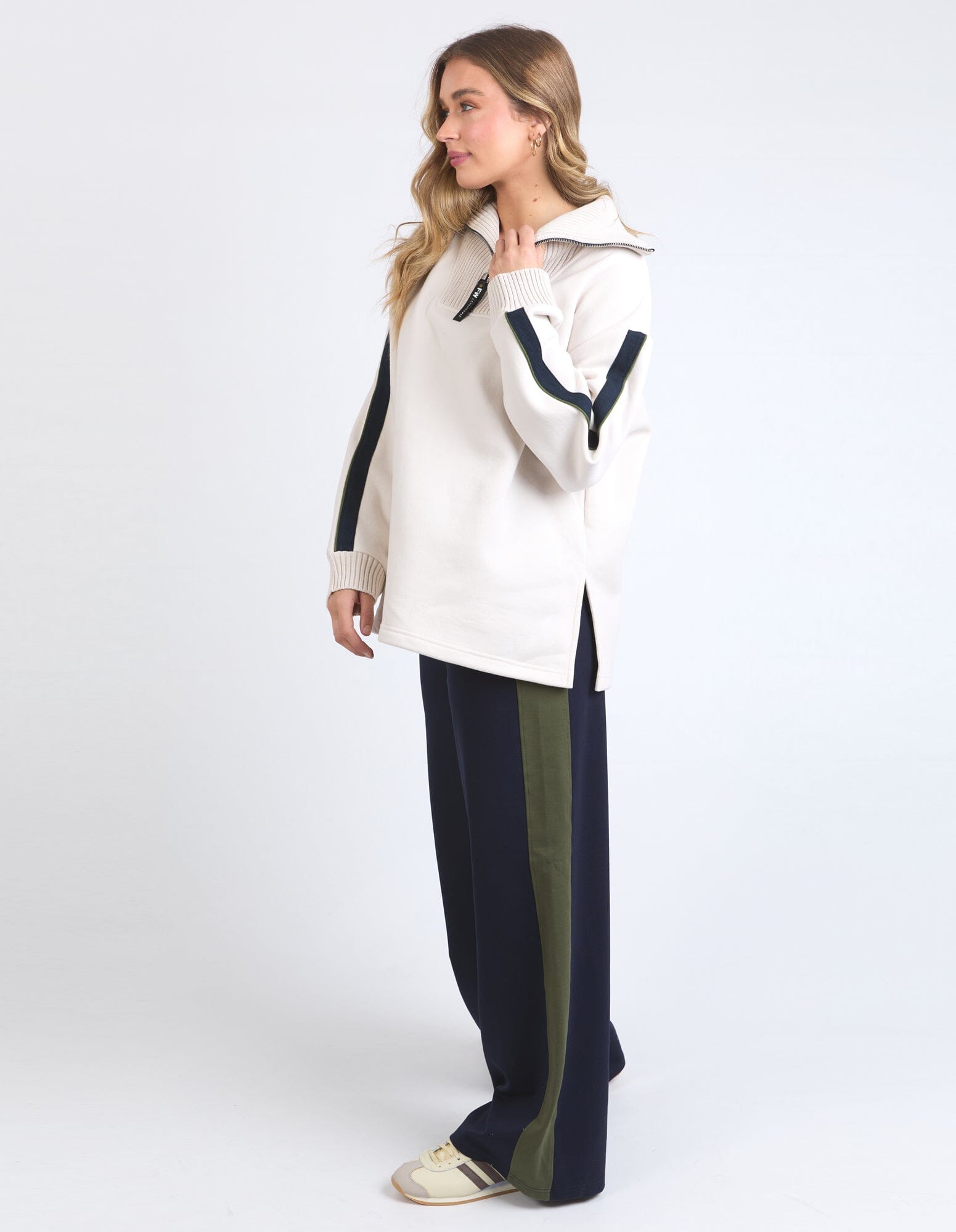 KNIT COLLAR CREW BONE