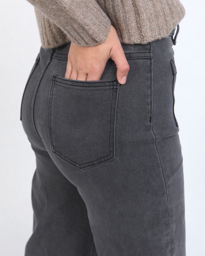 SARAH WIDE LEG JEAN WASHED BLACK