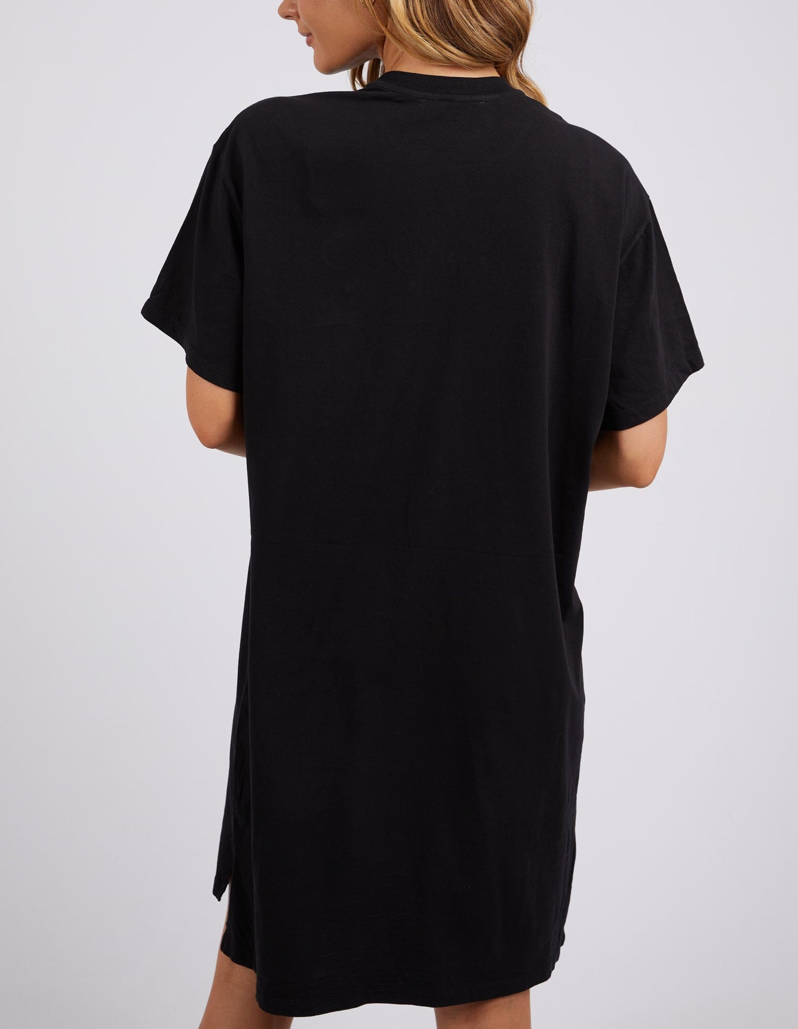 SIMPLIFIED TEE DRESS WASHED BLACK.