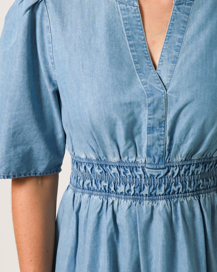 Vida Dress Light Wash